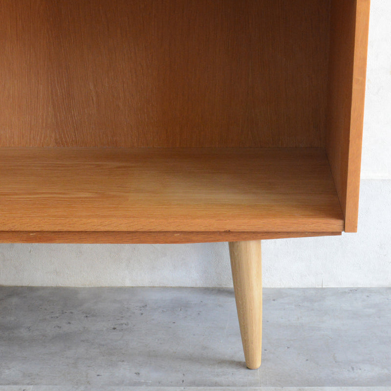 デンマーク ヴィンテージ　オーク シェルフ（木扉付）5-69