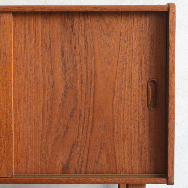 デンマーク ヴィンテージ  チーク キャビネット 5-178