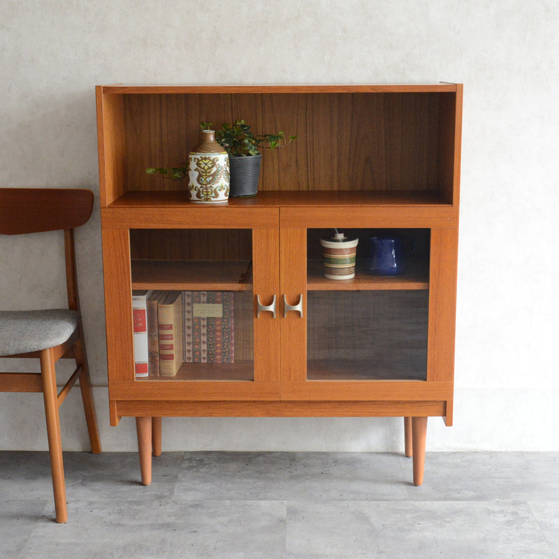 デンマーク ヴィンテージ　チーク ガラスキャビネット8-46