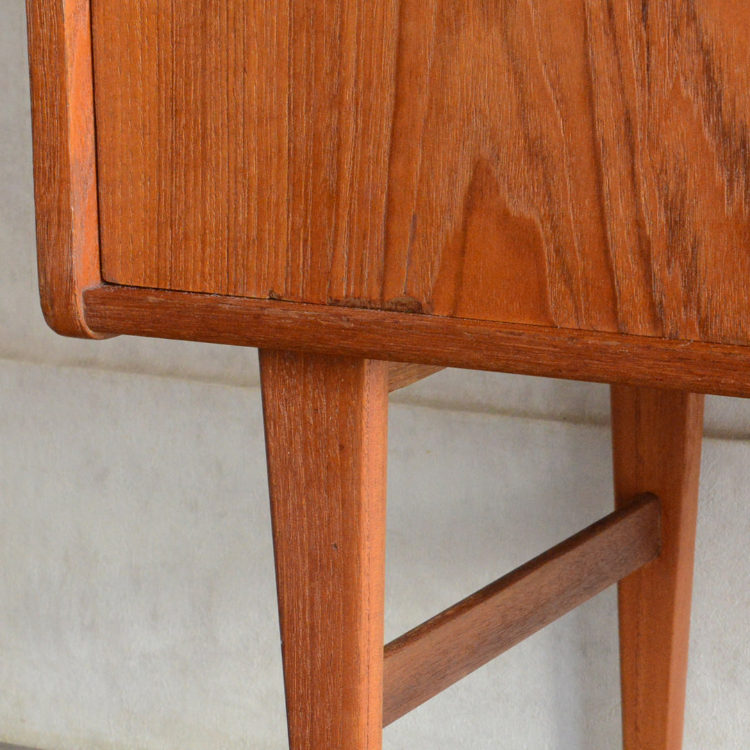 デンマーク ヴィンテージ  チーク キャビネット 5-178