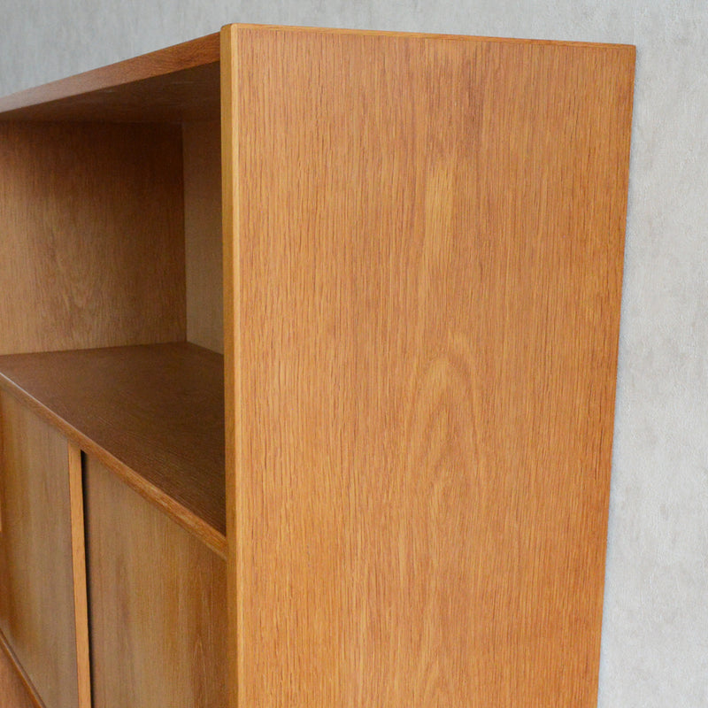 デンマーク ヴィンテージ　オーク シェルフ（木扉付）5-69