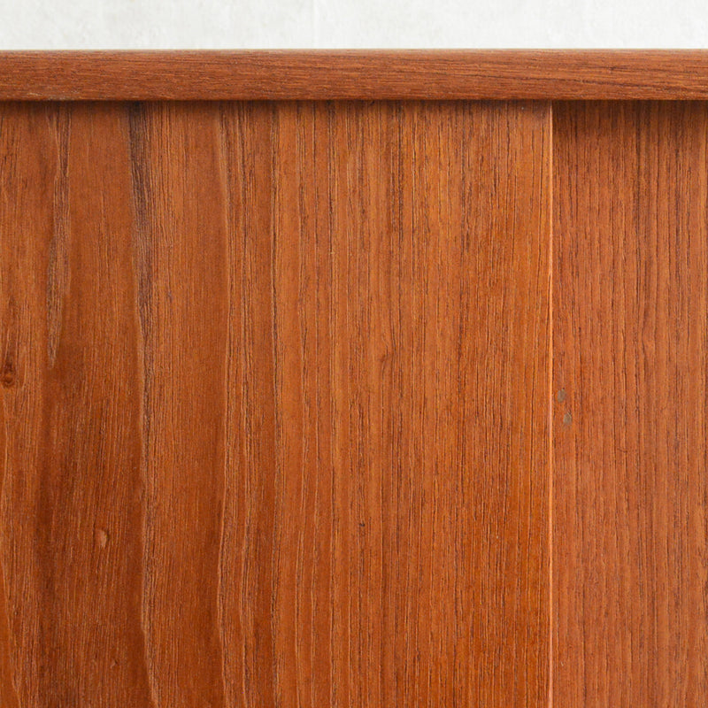 デンマーク ヴィンテージ  チーク キャビネット 5-178