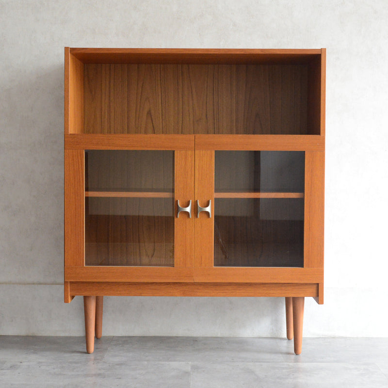 デンマーク ヴィンテージ　チーク ガラスキャビネット8-46