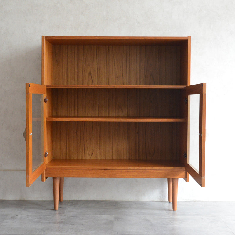 デンマーク ヴィンテージ　チーク ガラスキャビネット8-46