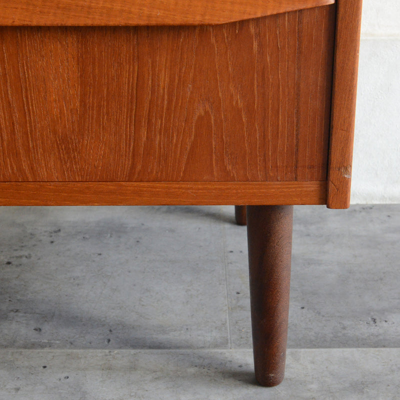 デンマーク ヴィンテージ  チーク３段チェスト 鍵付　6-17