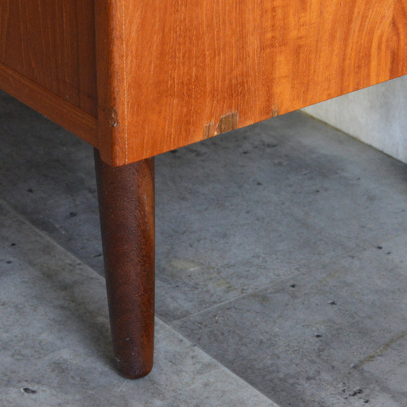 デンマーク ヴィンテージ  チーク３段チェスト 鍵付　6-17