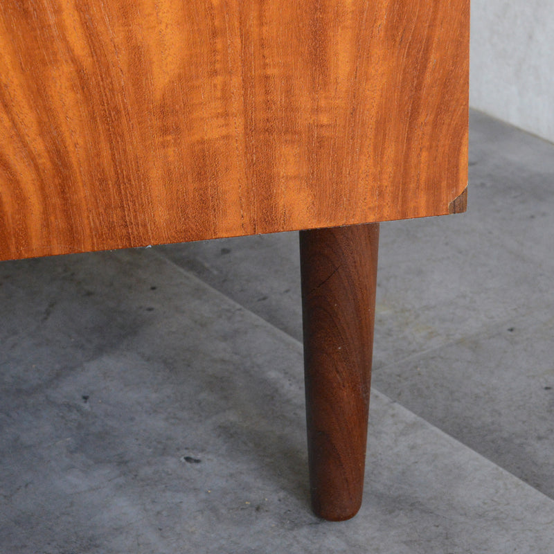 デンマーク ヴィンテージ  チーク３段チェスト 鍵付　6-17