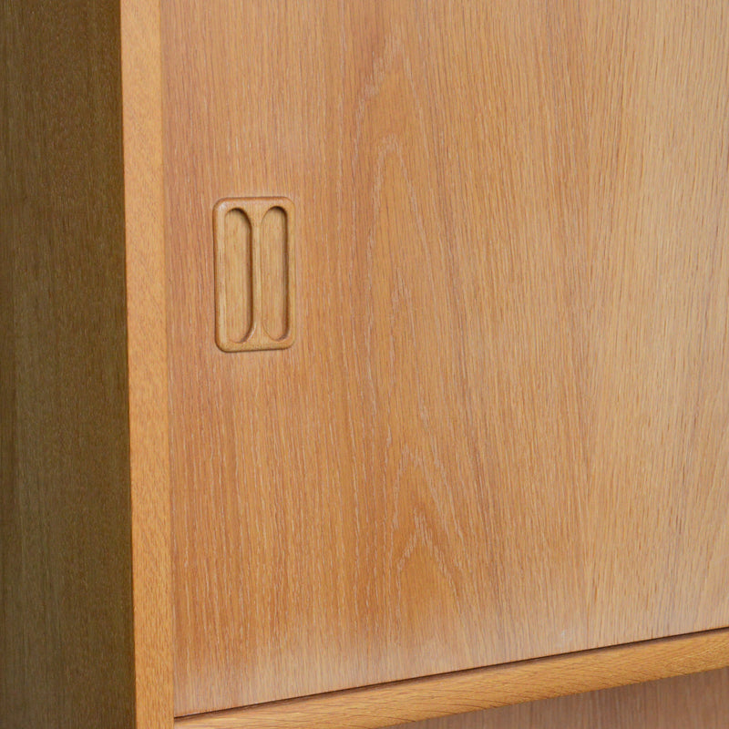 デンマーク ヴィンテージ　オーク シェルフ（木扉付）5-69