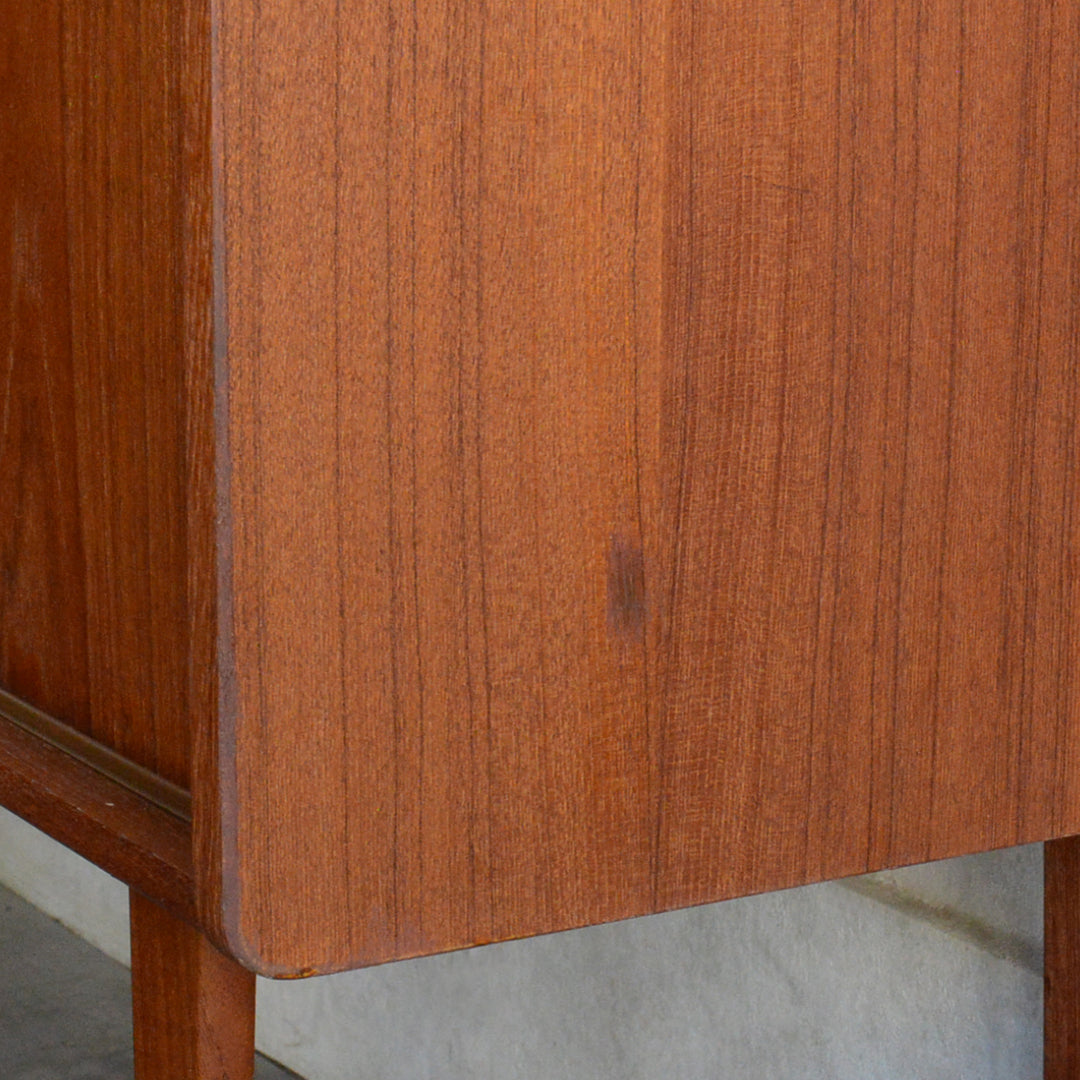 デンマーク ヴィンテージ  チーク キャビネット 5-178