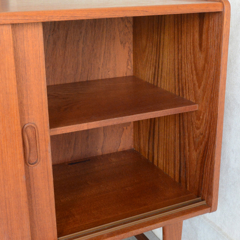 デンマーク ヴィンテージ  チーク キャビネット 5-178