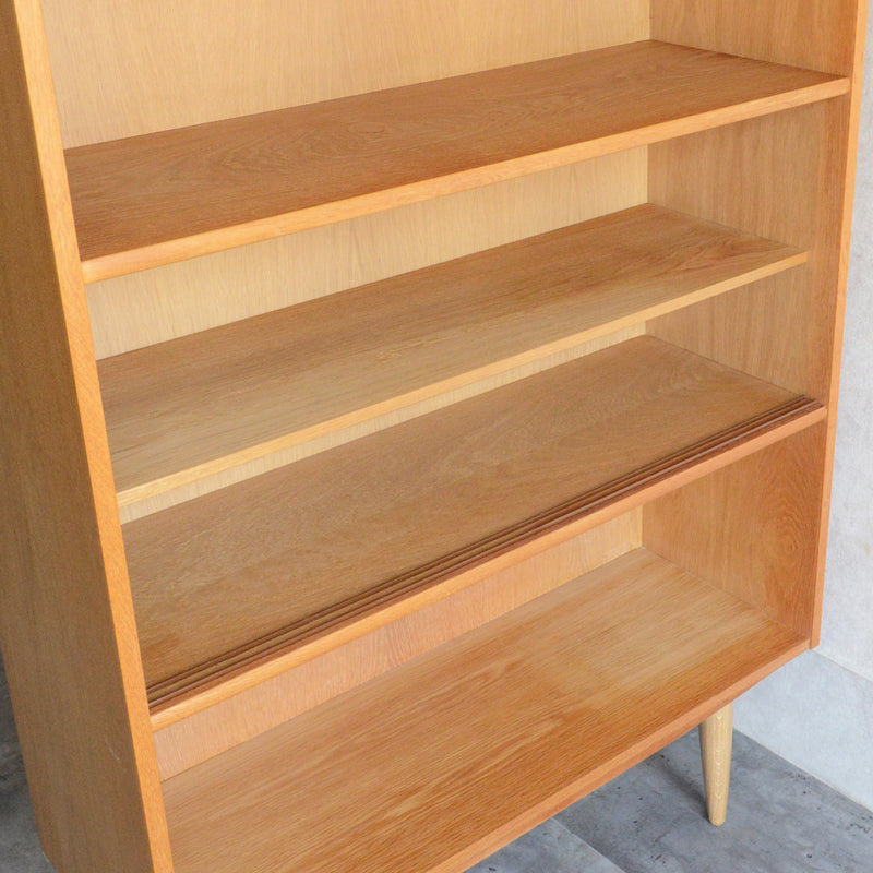 デンマーク ヴィンテージ　オーク シェルフ（木扉付）5-69