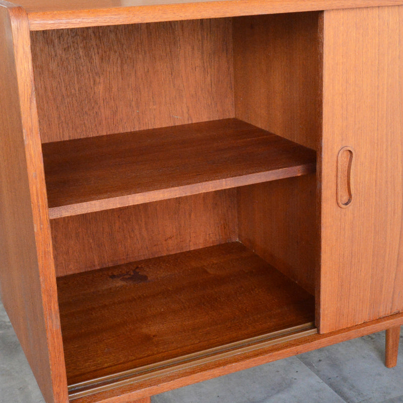 デンマーク ヴィンテージ  チーク キャビネット 5-178