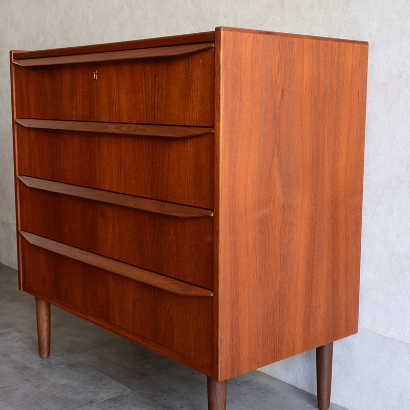 デンマーク ヴィンテージ  チーク ４段チェスト 5-41 (ウッドオイル仕上）