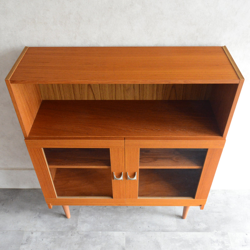 デンマーク ヴィンテージ　チーク ガラスキャビネット8-46