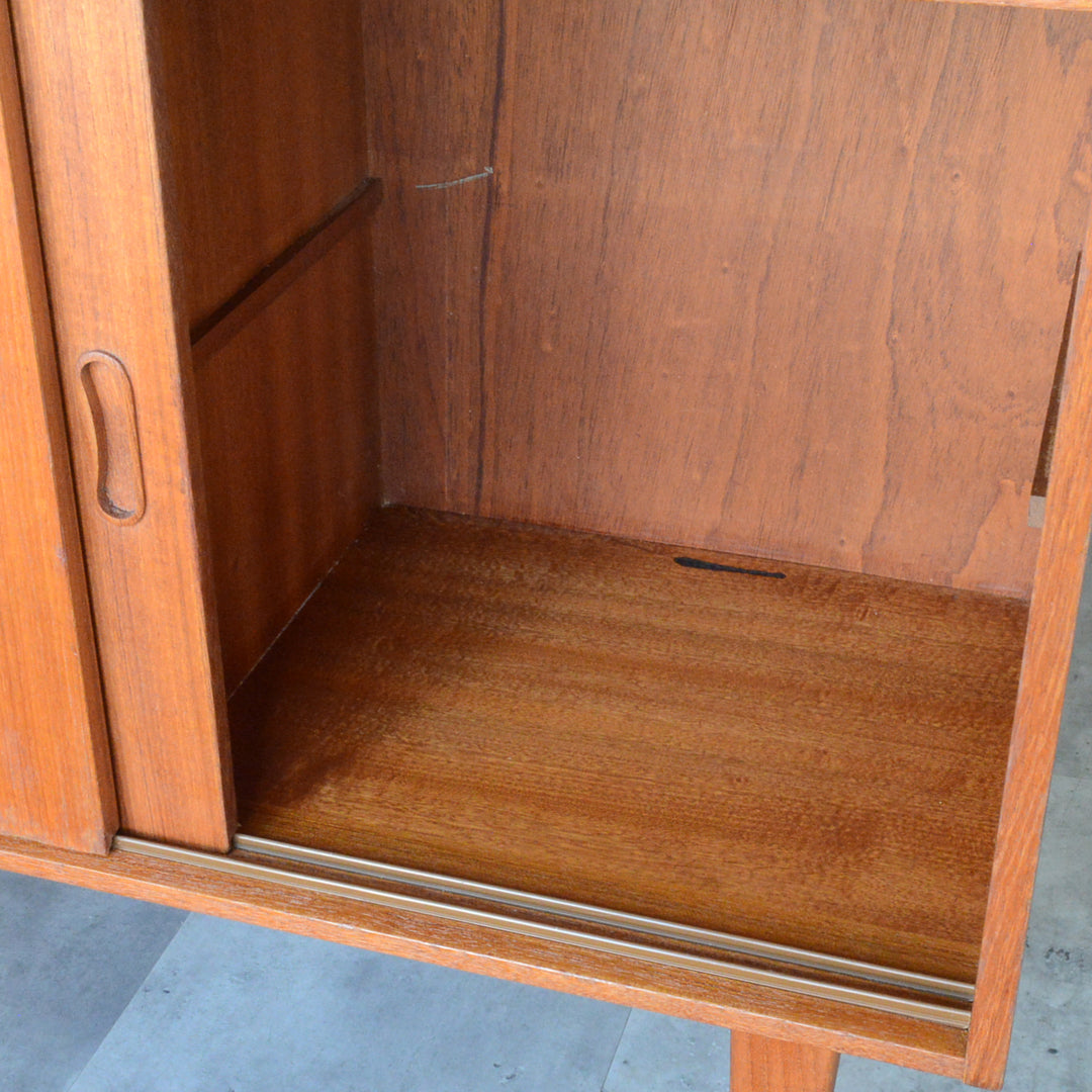 デンマーク ヴィンテージ  チーク キャビネット 5-178