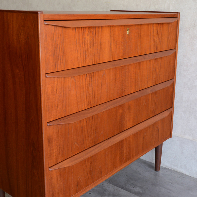 デンマーク ヴィンテージ  チーク ４段チェスト 5-41 (ウッドオイル仕上）