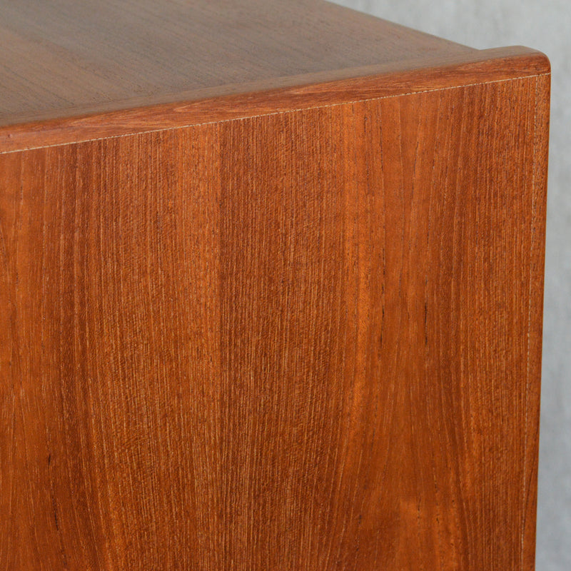 デンマーク ヴィンテージ  チーク３段チェスト 鍵付　6-17