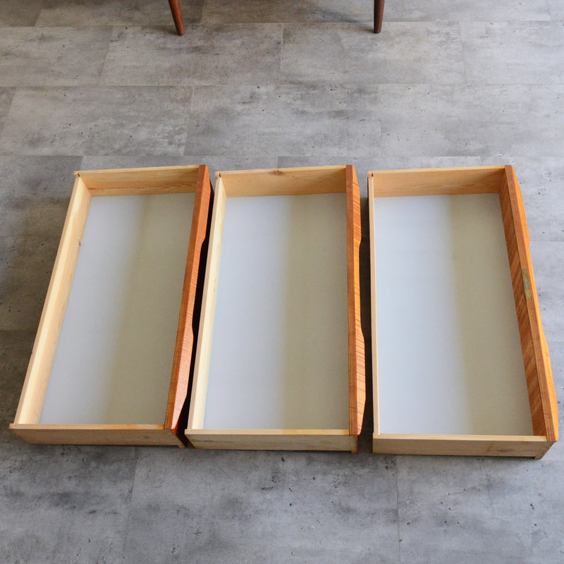 デンマーク ヴィンテージ  チーク３段チェスト 鍵付　6-17