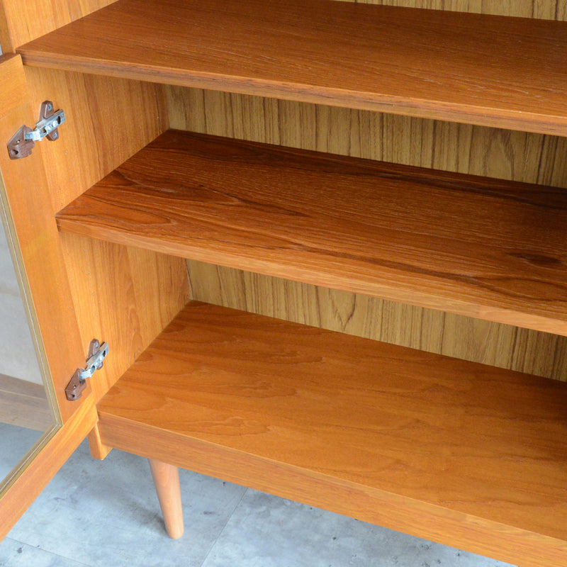 デンマーク ヴィンテージ　チーク ガラスキャビネット8-46