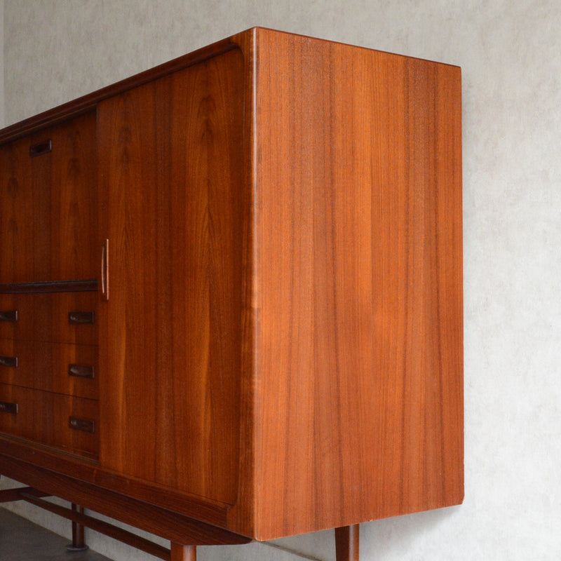 デンマークヴィンテージ チーク＆ローズウッド　サイドボード　P-1