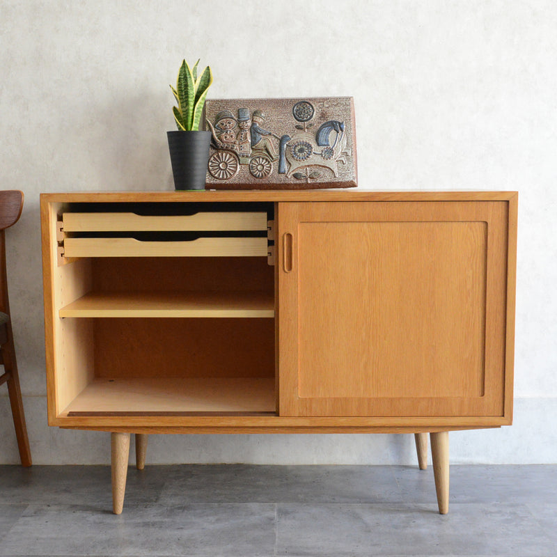 デンマーク ヴィンテージ   オーク サイドボード 5-70