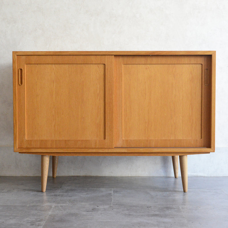 デンマーク ヴィンテージ   オーク サイドボード 5-70