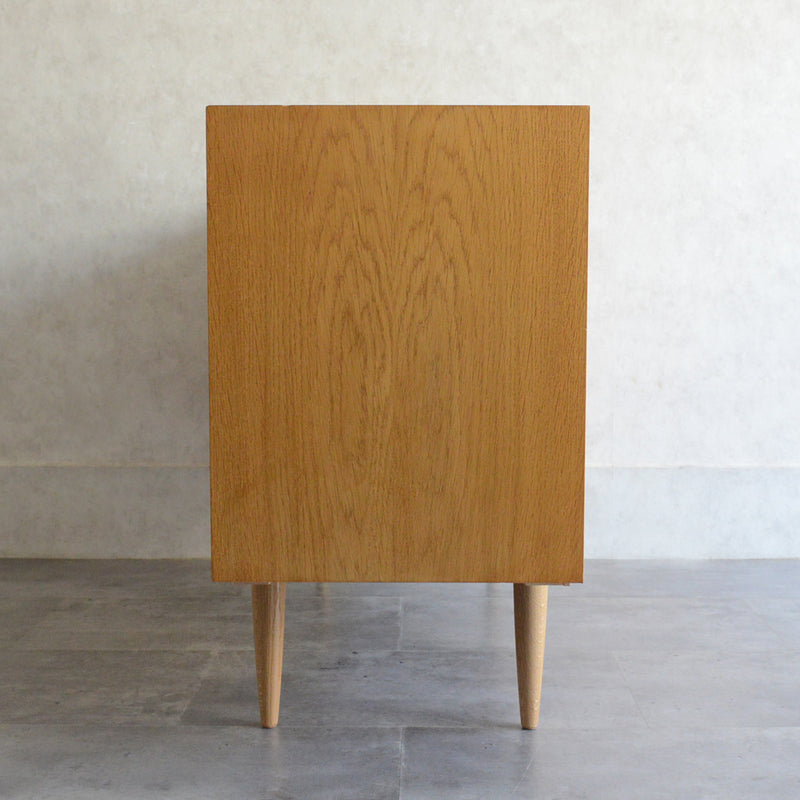デンマーク ヴィンテージ   オーク サイドボード 5-70