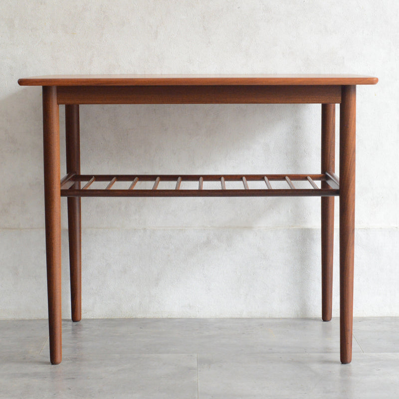デンマークヴィンテージ　チーク サイドテーブル(ラダー棚付き）D-３