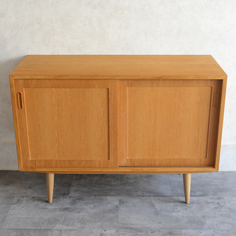 デンマーク ヴィンテージ   オーク サイドボード 5-70