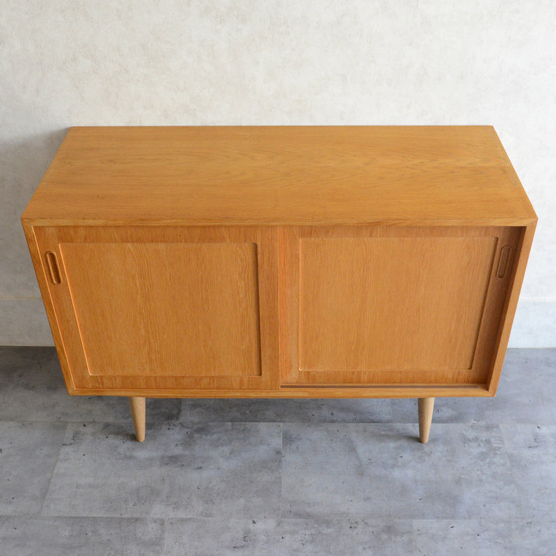デンマーク ヴィンテージ   オーク サイドボード 5-70