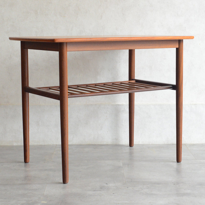 デンマークヴィンテージ　チーク サイドテーブル(ラダー棚付き）D-３