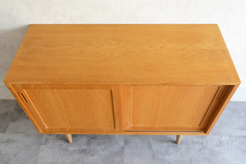 デンマーク ヴィンテージ   オーク サイドボード 5-70