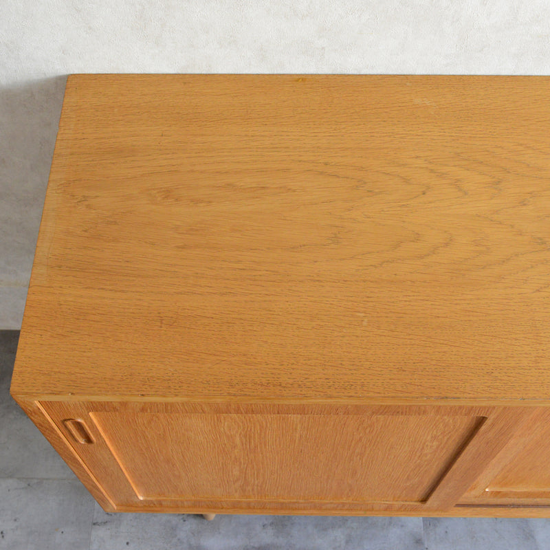 デンマーク ヴィンテージ   オーク サイドボード 5-70