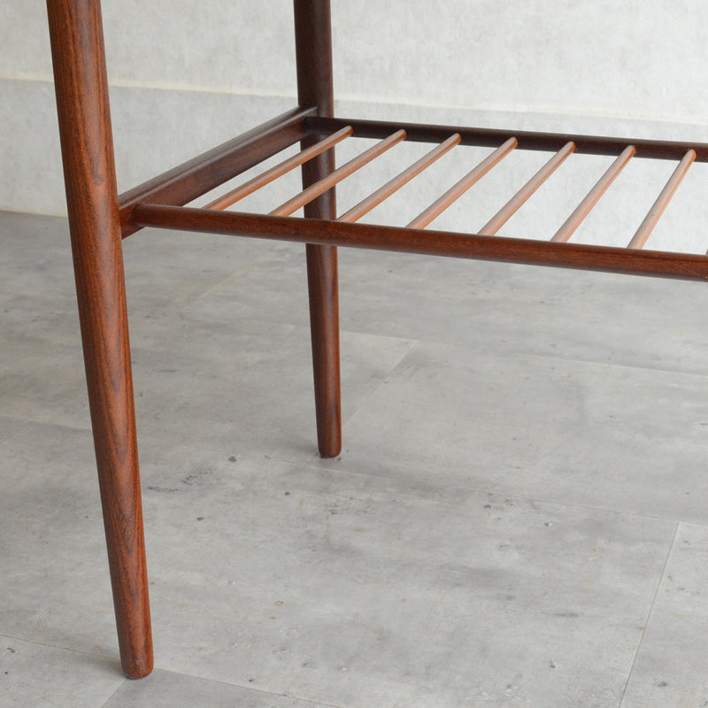 デンマークヴィンテージ　チーク サイドテーブル(ラダー棚付き）D-３