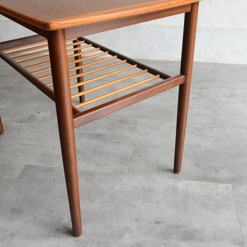 デンマークヴィンテージ　チーク サイドテーブル(ラダー棚付き）D-３