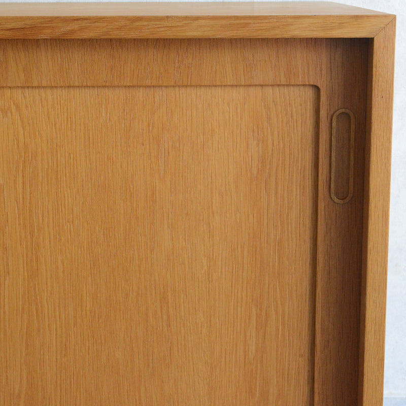 デンマーク ヴィンテージ   オーク サイドボード 5-70