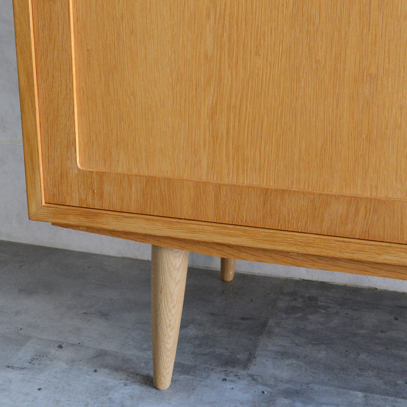 デンマーク ヴィンテージ   オーク サイドボード 5-70