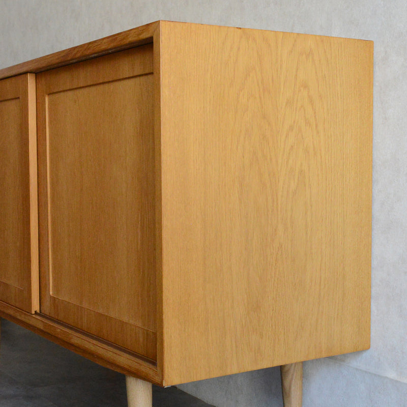 デンマーク ヴィンテージ   オーク サイドボード 5-70