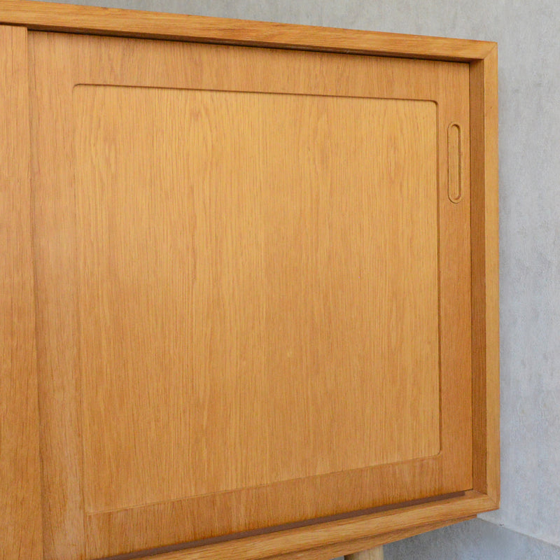 デンマーク ヴィンテージ   オーク サイドボード 5-70