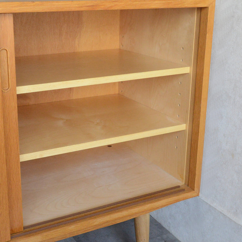 デンマーク ヴィンテージ   オーク サイドボード 5-70