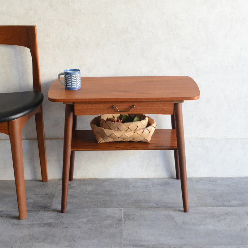 デンマーク ヴィンテージ　サイドテーブル(抽斗付) 6-20