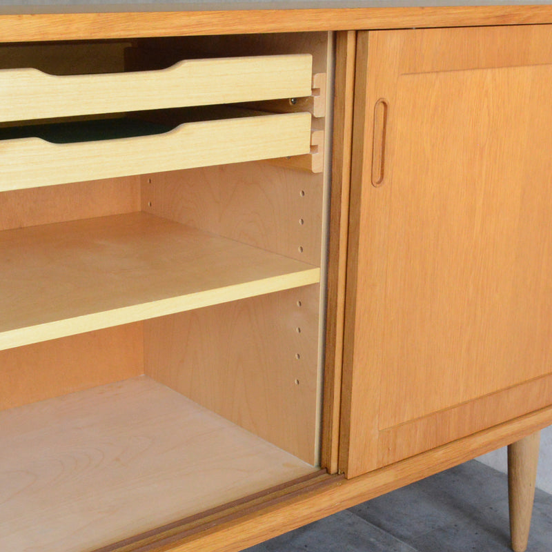 デンマーク ヴィンテージ   オーク サイドボード 5-70