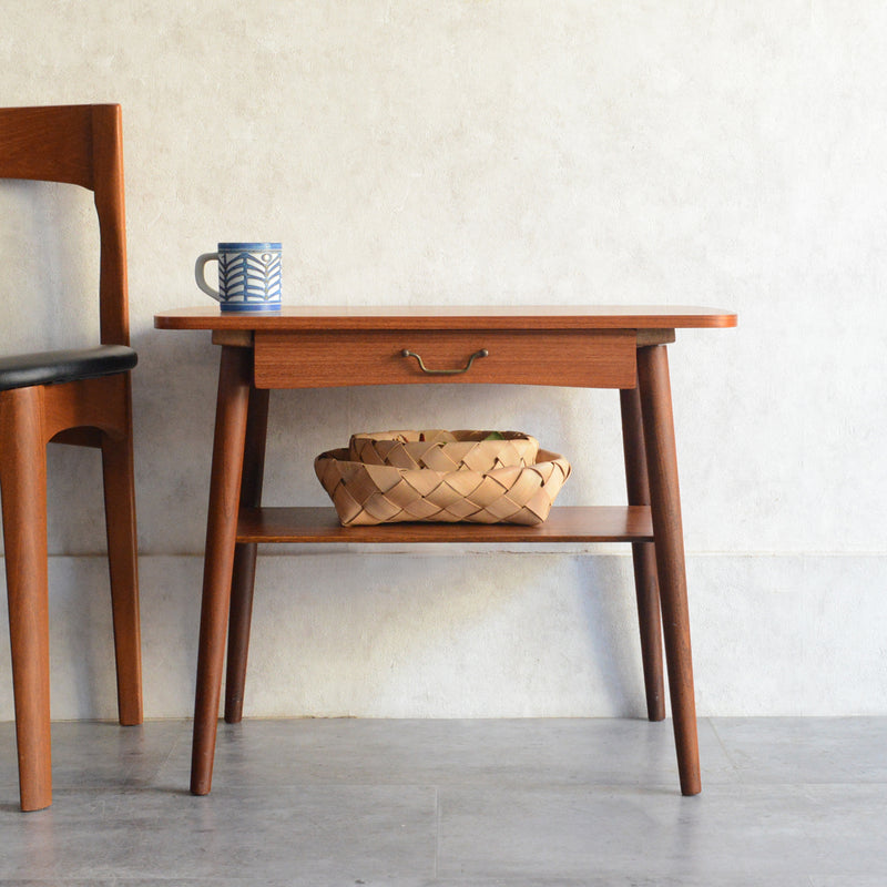 デンマーク ヴィンテージ　サイドテーブル(抽斗付) 6-20
