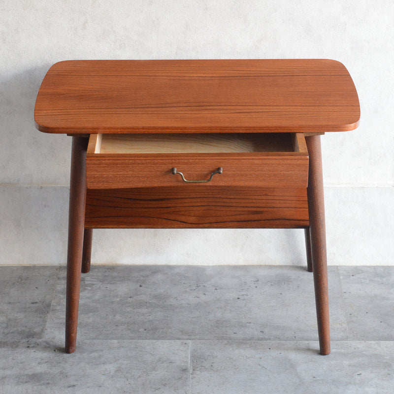 デンマーク ヴィンテージ　サイドテーブル(抽斗付) 6-20