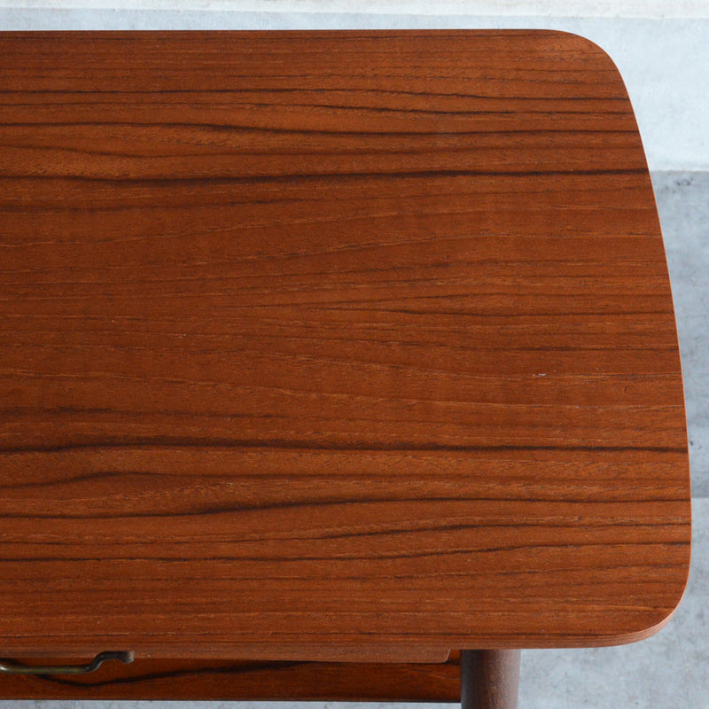 デンマーク ヴィンテージ　サイドテーブル(抽斗付) 6-20