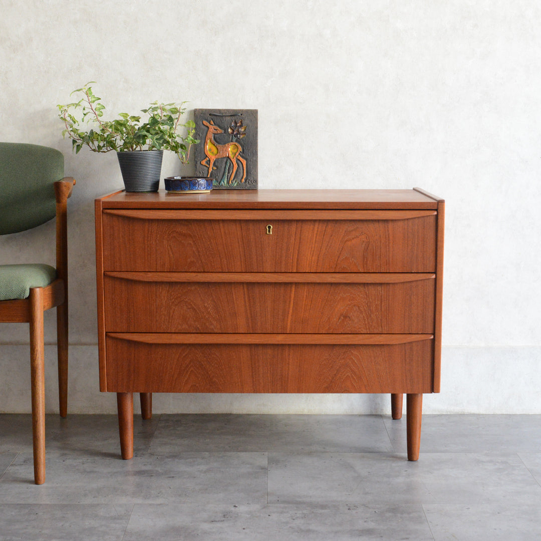 デンマークヴィンテージ  チーク３段チェスト(鍵付）6-95