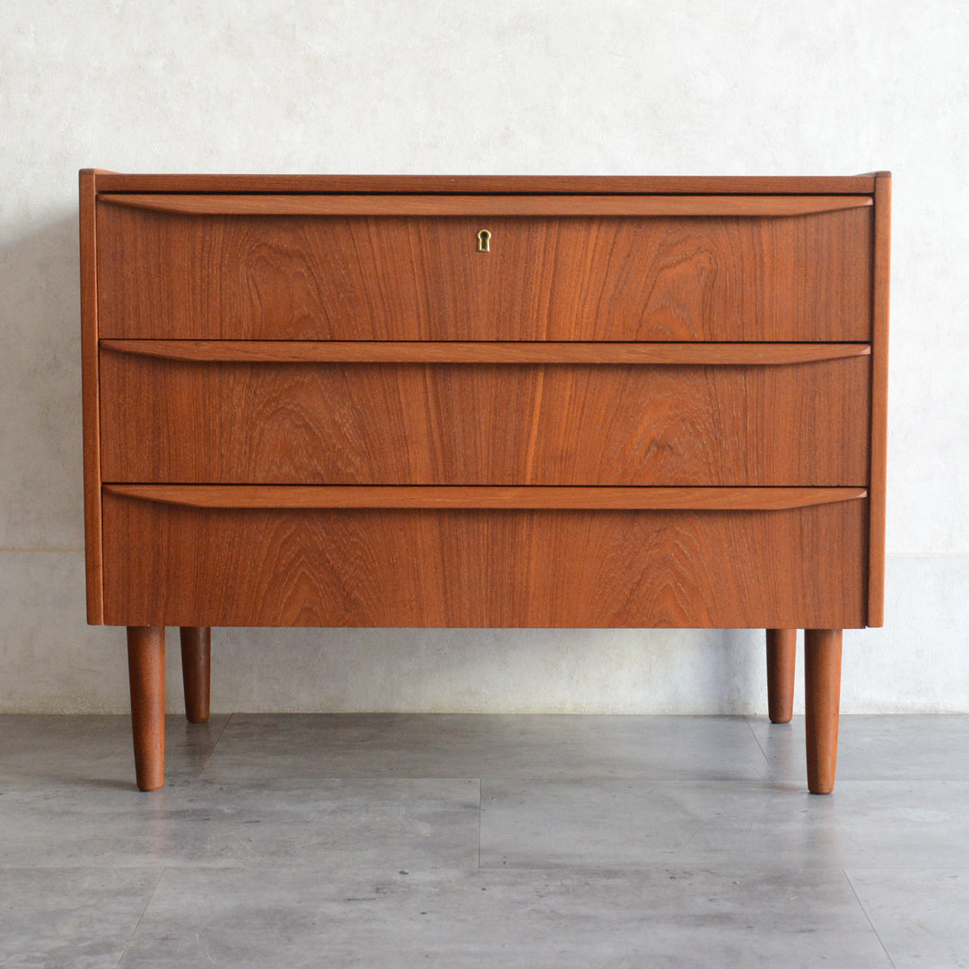 デンマークヴィンテージ  チーク３段チェスト(鍵付）6-95