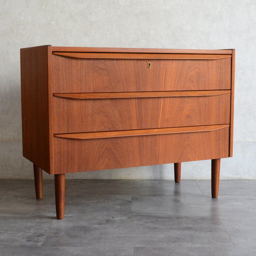 デンマークヴィンテージ  チーク３段チェスト(鍵付）6-95