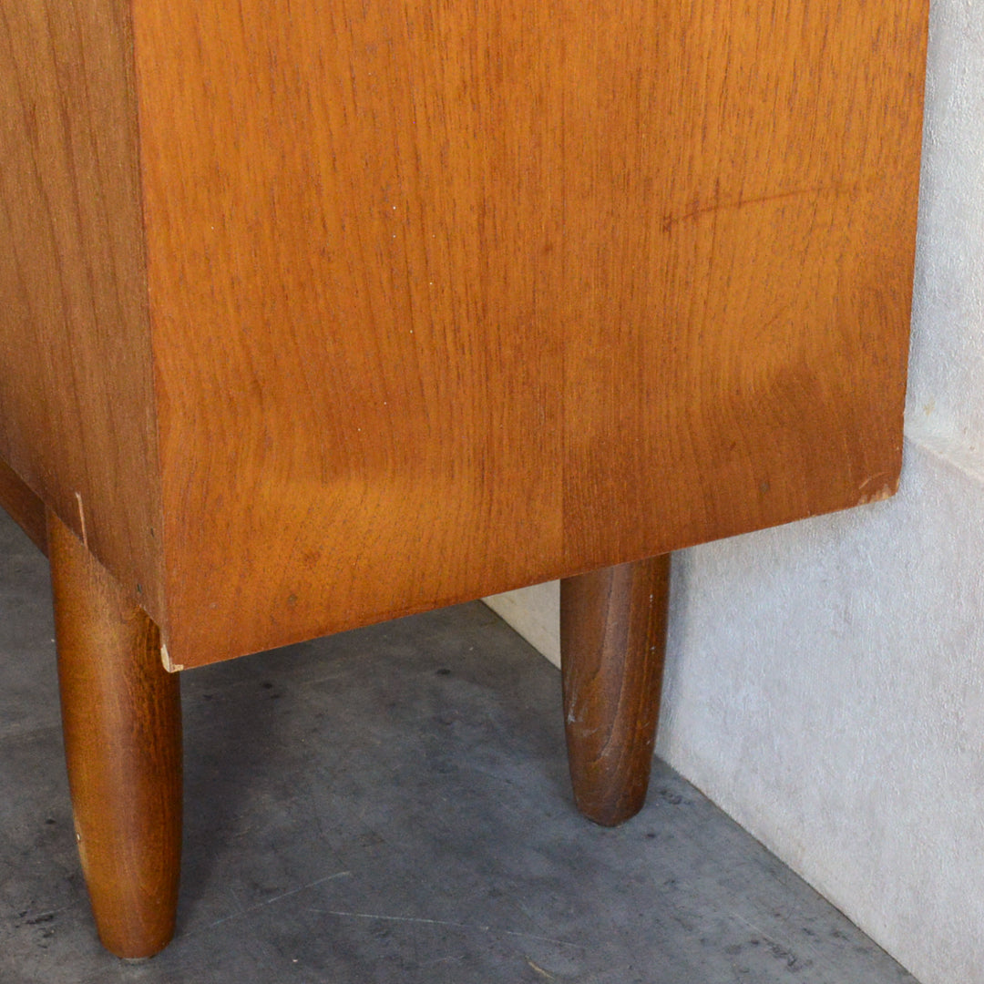 ミッドセンチュリー ヴィンテージ　チーク ガラスキャビネット 97