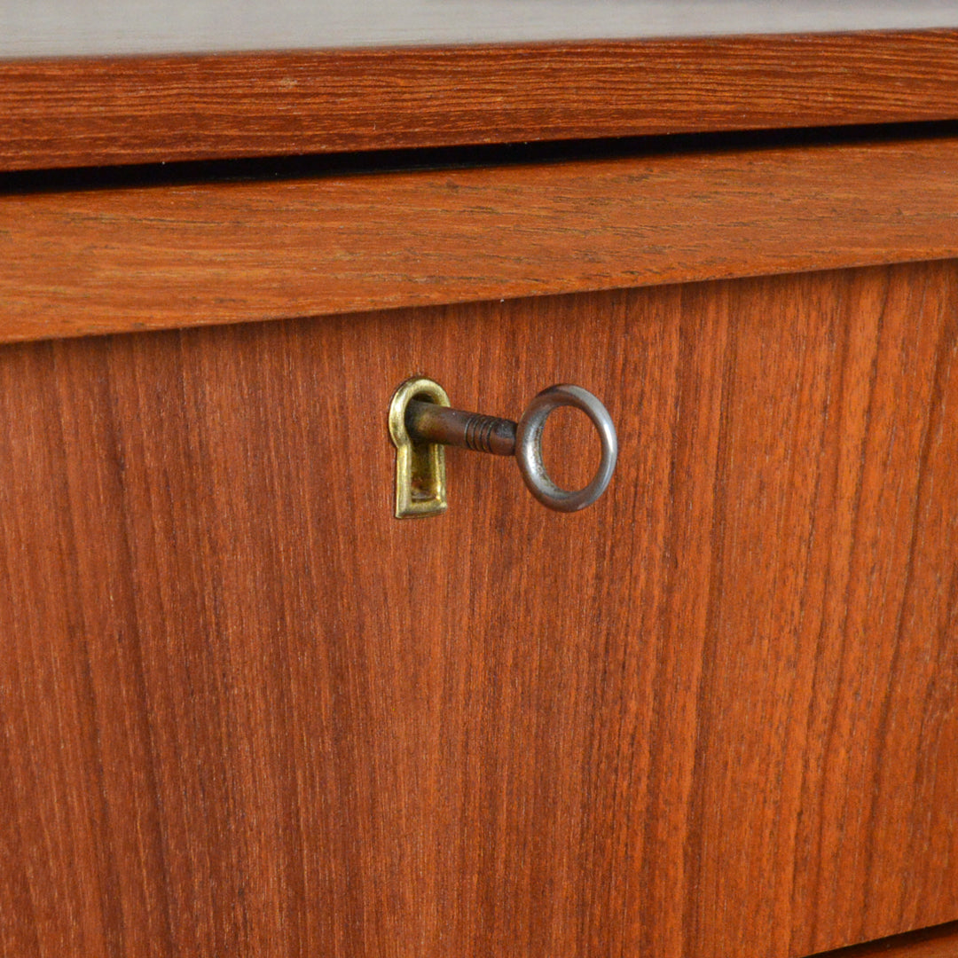 デンマークヴィンテージ  チーク３段チェスト(鍵付）6-95